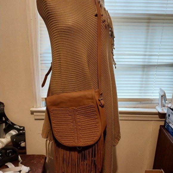 BCBG Maxazria Poncho & BCBGeneration Pocketbook - Picture 1 of 9